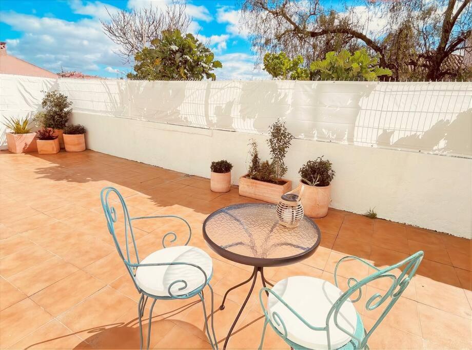 Cozy Apartment With Private Courtyard Barcarena Exterior foto