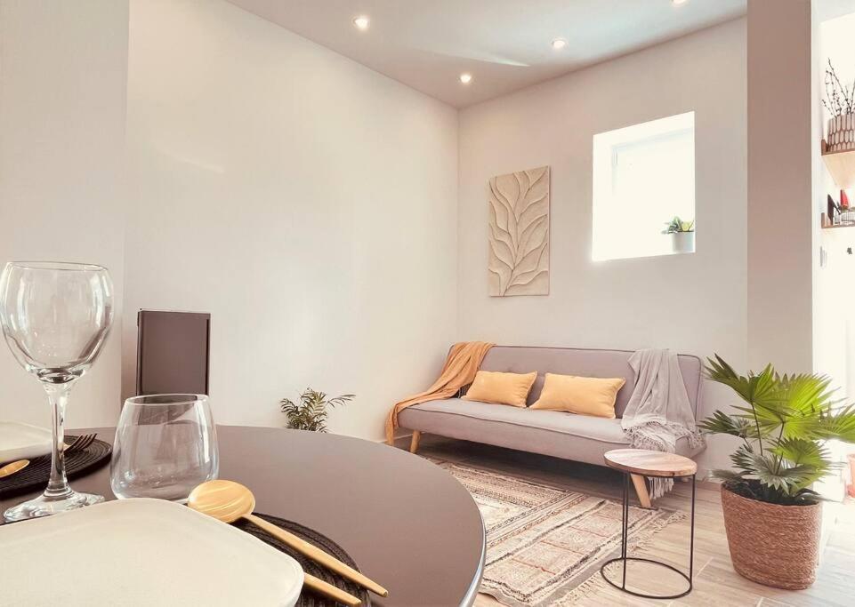 Cozy Apartment With Private Courtyard Barcarena Exterior foto