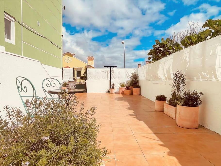 Cozy Apartment With Private Courtyard Barcarena Exterior foto