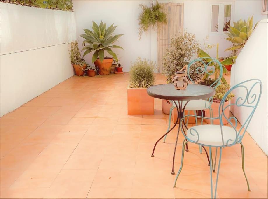 Cozy Apartment With Private Courtyard Barcarena Exterior foto